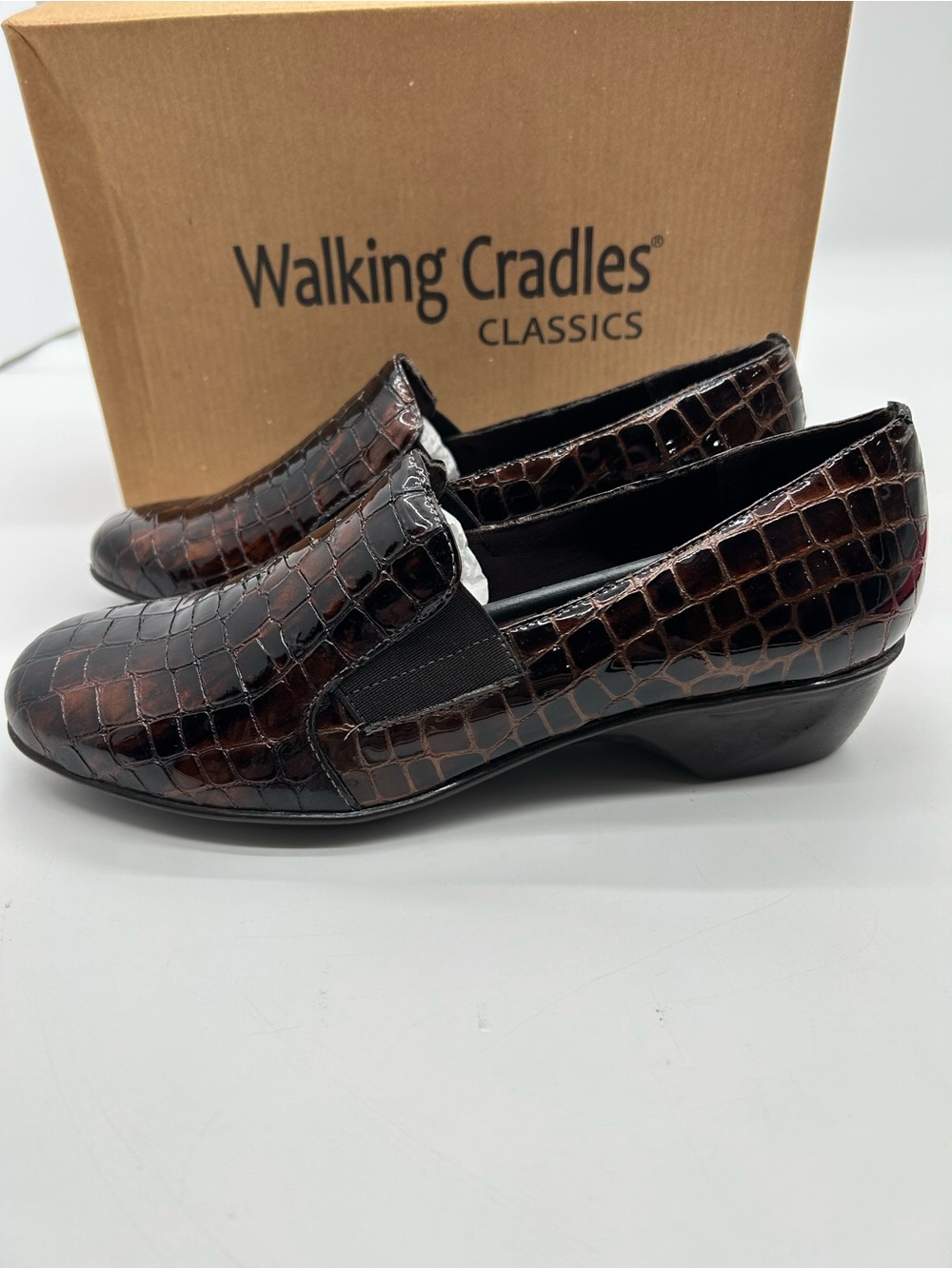Walking Cradles Brown Croc-Embossed Slip-On Loafers size 9